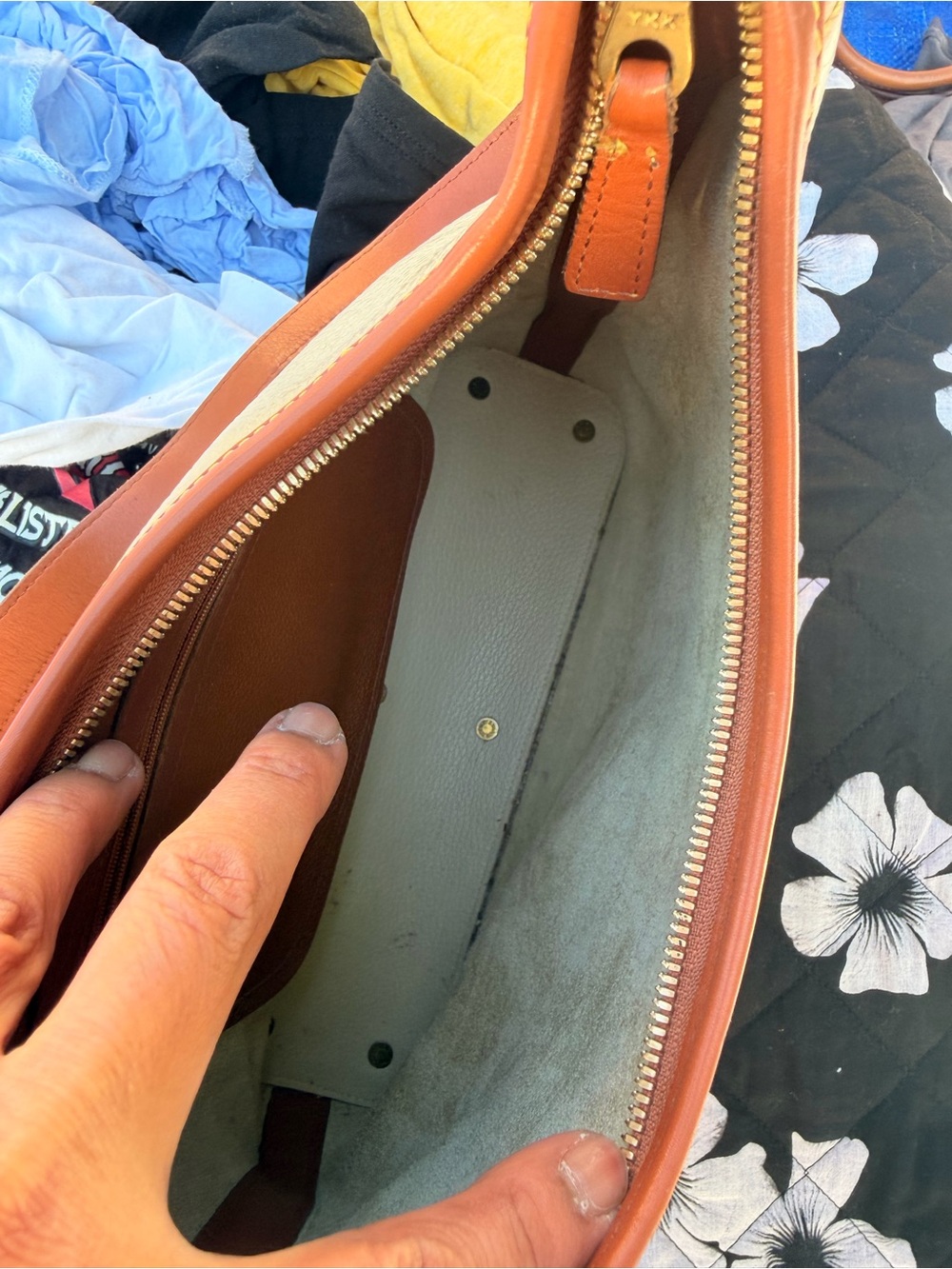 Dooney & Bourke Cream Leather Satchel with Tan Trim - Picture 5 of 6